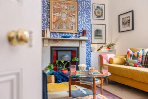 Menagerie House Luxury City Cottage, Walk Score 98